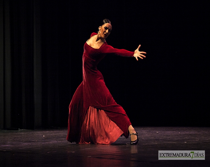 La compañía de danza &#39;Larreal&#39; cierra el Festival Folklórico Internacional de Extremadura