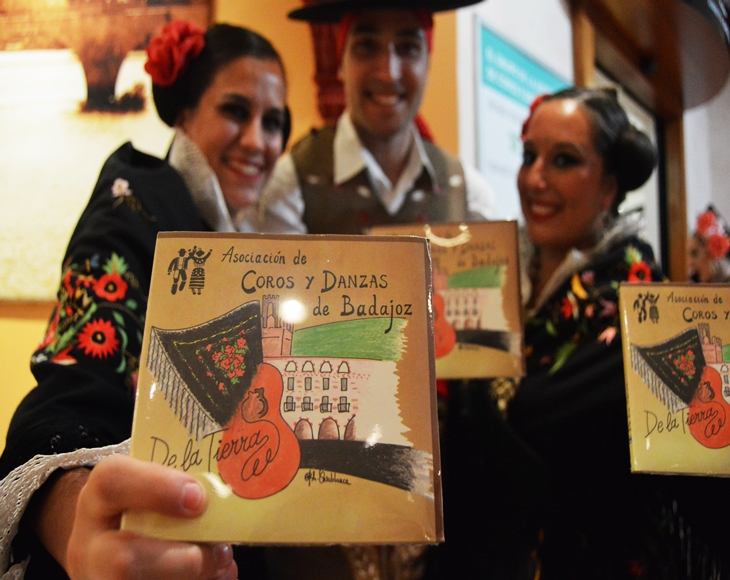 La Asociación de Coros y Danzas de Badajoz  presenta  nuevo disco