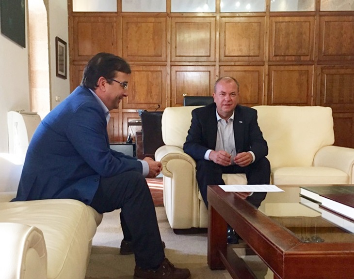 Monago coincide con Vara en una &quot;reforma del modelo financiero de Extremadura&quot;