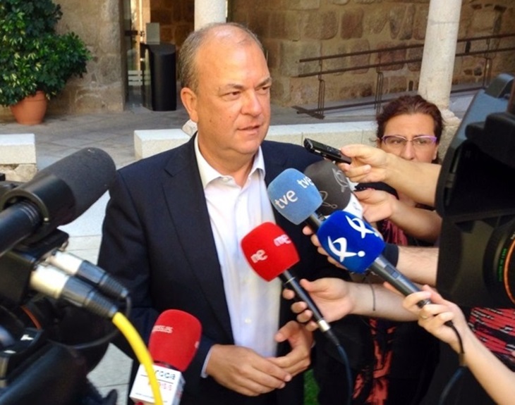 Monago: &quot;El paso del tren por Extremadura está garantizado por la UE&quot;