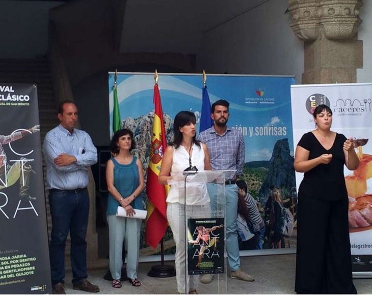 García Cabezas: &quot;Los festivales dinamizan los espacios históricos y dan vida a los pueblos&quot;