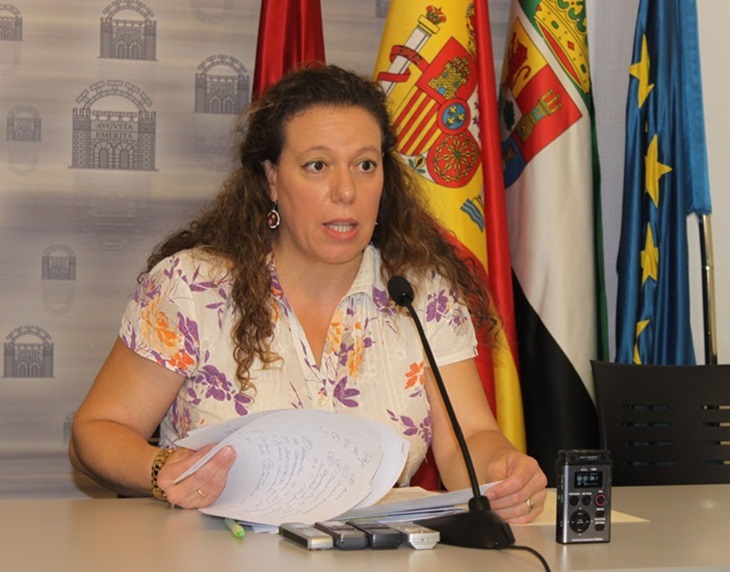 El ayuntamiento de Mérida asegura que se está llevando a cabo la limpieza del camalote del río Guadiana