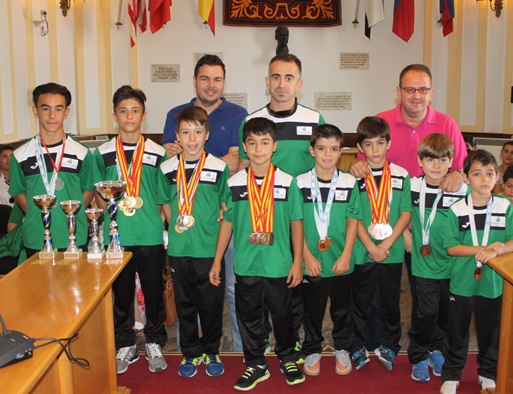 Rodríguez Osuna recibe a los alumnos de las Escuelas municipales de gimnasia artística