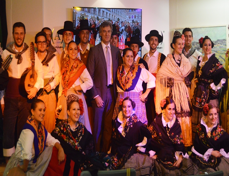 La Asociación de Coros y Danzas de Badajoz  presenta  nuevo disco