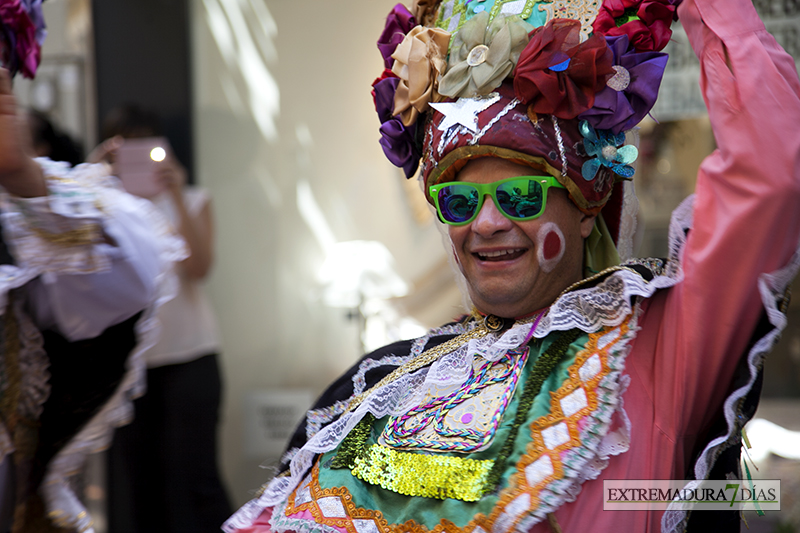 Primer desfile del Festival Folklórico Internacional de Extremadura