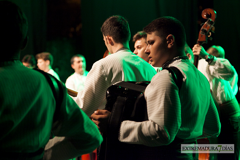 Bosnia, China, Colombia y Badajoz abren el Festival Folklórico Internacional de Extremadura