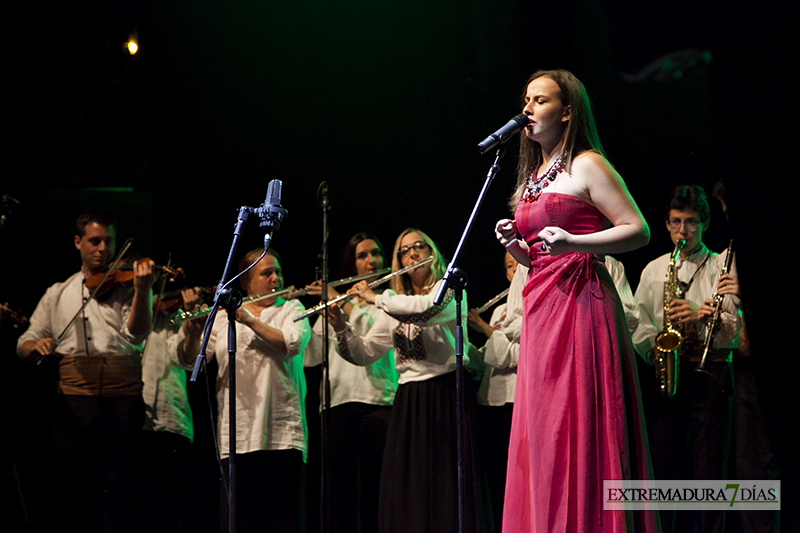 Bosnia, China, Colombia y Badajoz abren el Festival Folklórico Internacional de Extremadura