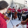 El folklore internacional inunda la Plaza de España pacense