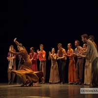 La compañía de danza &#39;Larreal&#39; cierra el Festival Folklórico Internacional de Extremadura