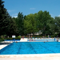 Continúa la polémica por la apertura de las piscinas de Mérida