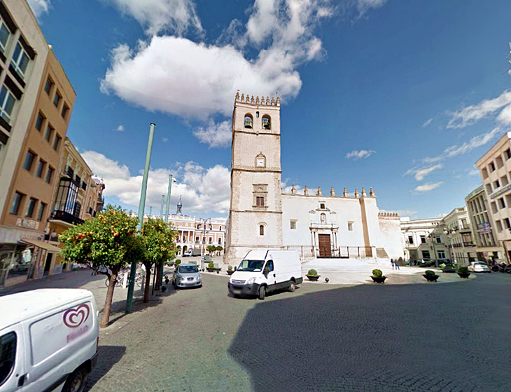 La Plaza de España, centro político y religioso de Badajoz