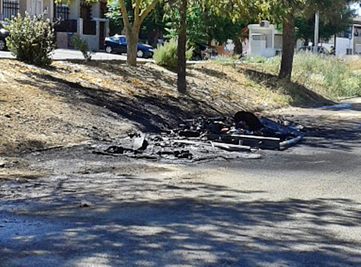Arden varios contenedores en Badajoz