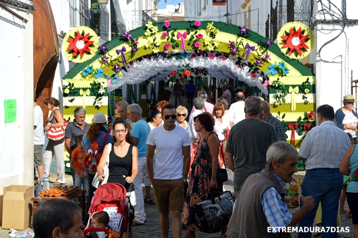 Campo Maior llena de color sus calles para celebrar las &quot;Festas do Povo&quot;