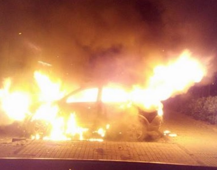 Incendian un turismo la pasada madrugada