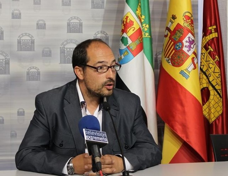 El PP de Mérida critica al equipo de gobierno la “dejadez” para la implantación de Fibra Óptica