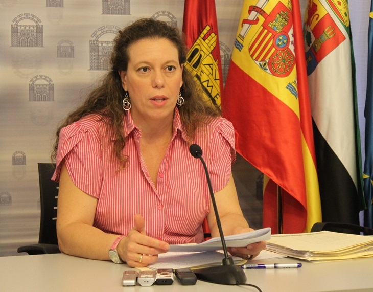 Carmen Yáñez asegura que la adjudicación de obras para la Fibra Óptica comenzará en septiembre