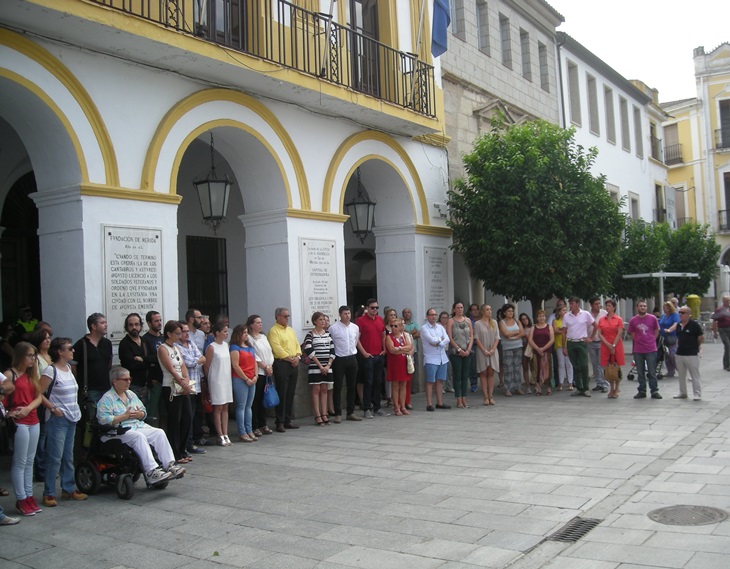 minuto de silencio en Mérida