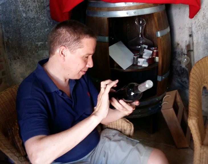 Bodegas La Pelina apuesta pos la accesibilidad para personas ciegas