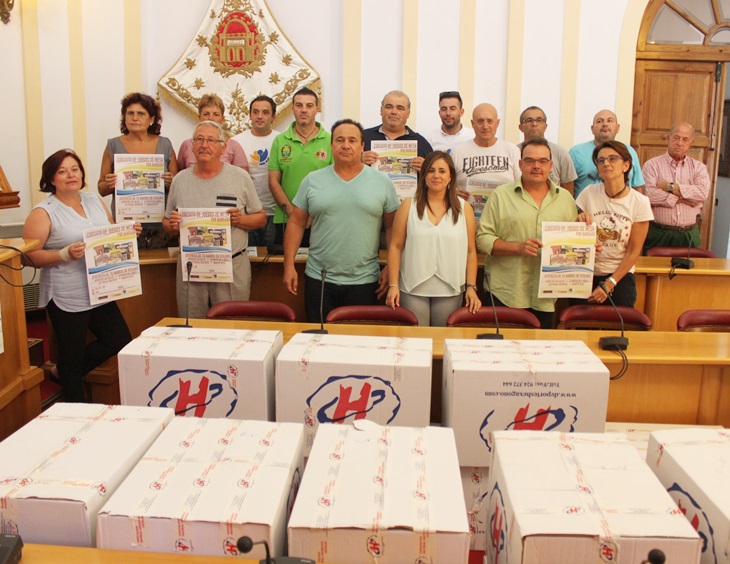 25 asociaciones de vecinos de Mérida reciben lotes de juegos