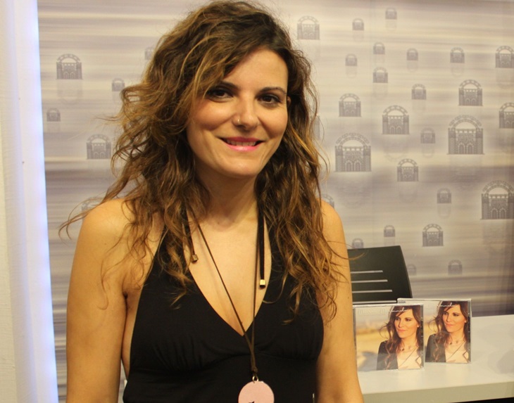 La cantautora extremeña Mara Miranda será la telonera de Ana Belén y Víctor Manuel