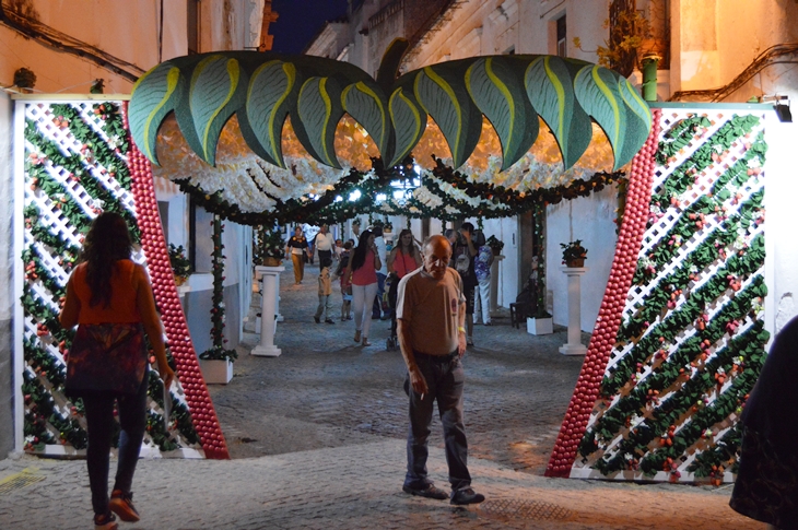 Vista nocturna de las &quot;Festas do Povo&quot; 2015