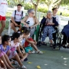 Cruz Roja hace convivir a niños y ancianos extremeños en Miajadas