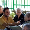 Cruz Roja hace convivir a niños y ancianos extremeños en Miajadas