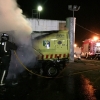 Arde un camión cerca de una nave de productos peligrosos