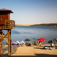 PROMEDIO fomenta el reciclaje y uso sostenible de agua en la playa de Orellana
