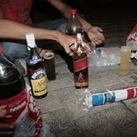 El horario del botellón en la plaza del Conservatorio será de cuatro de la tarde a doce de la noche
