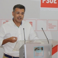 El PSOE pide a Montoro que &quot;flexibilice el objetivo de déficit&quot; para Extremadura