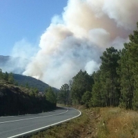 Seis carreteras cortadas debido al incendio de Sierra de Gata