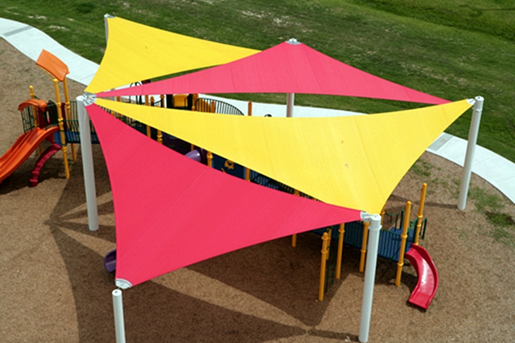 La Asociación Cívica propone toldos en los parques infantiles