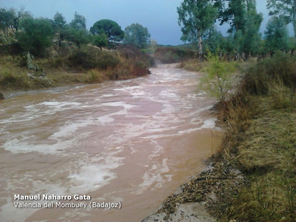 Una importante tormenta deja unos 45 litros/m2 de lluvia y granizo en Valencia del Mombuey (Badajoz)