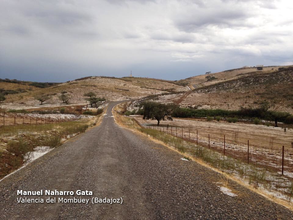 Una importante tormenta deja unos 45 litros/m2 de lluvia y granizo en Valencia del Mombuey (Badajoz)