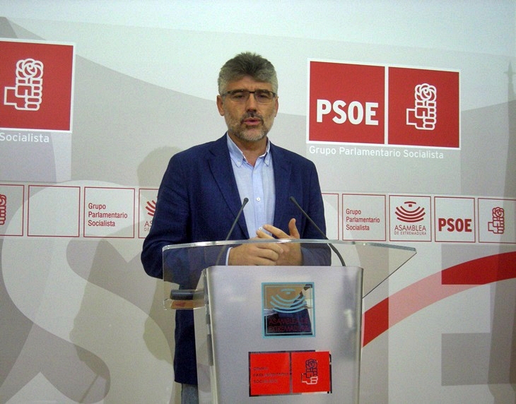 El PSOE asevera que el PP “quería privatizar la sanidad extremeña”