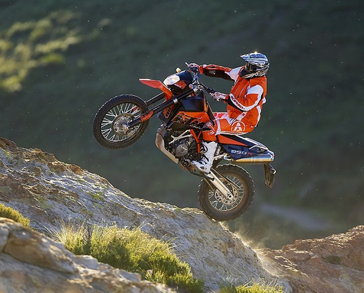 60 pilotos disfrutarán del Super-Enduro mañana en Mérida