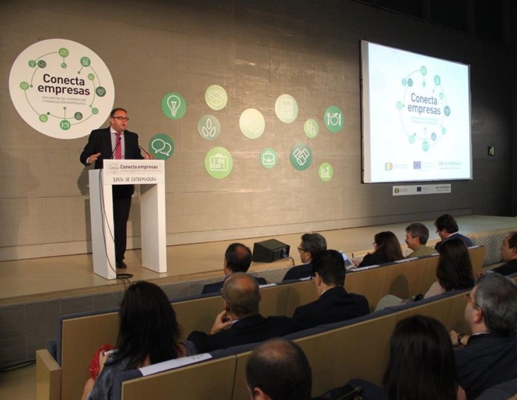 Osuna ofrece Mérida como “un lugar estratégico para el intercambio empresarial”