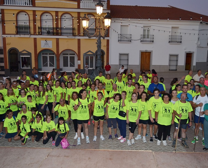 Casi 300 senderistas se citaron en la ruta ‘Luna de Agosto’