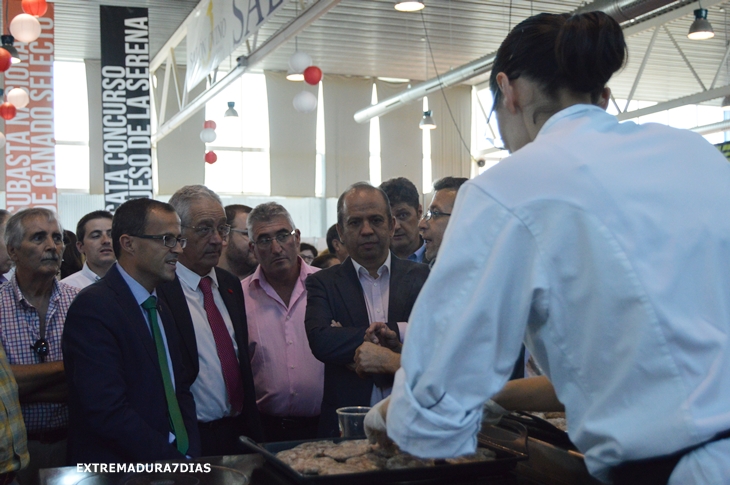 Santos Jorna anuncia la creación de una innovadora escuela de pastores en Castuera