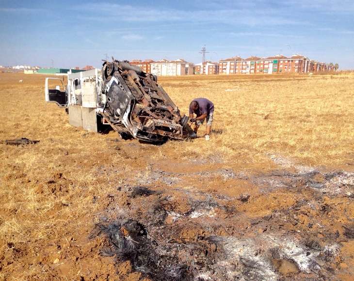 Preocupación en Suerte de Saavedra por la quema de varios coches