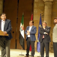La Junta se reúne con patronal y sindicatos para impulsar el &quot;diálogo social&quot;