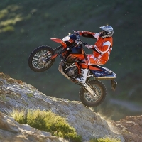 60 pilotos disfrutaron del Super-Enduro ayer en Mérida