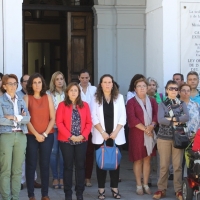 Nuevo minuto de silencio en las puertas del Ayuntamiento emeritense