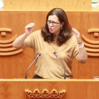 Eva Pérez (PSOE) asegura que en materia de Educación el PP “quita” y el PSOE “pone&quot;