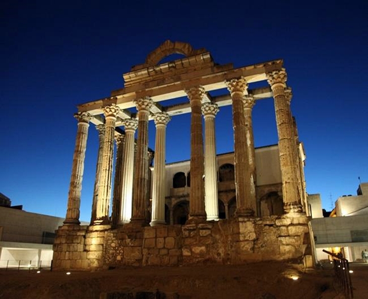 El Templo de Diana se teñirá de rosa con motivo del Día Internacional de la Niña
