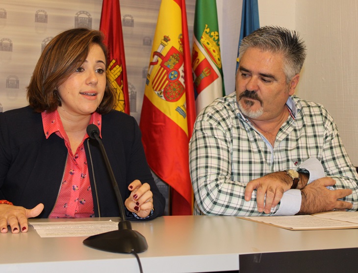 El escritor Marino González presenta su libro con un espectáculo de teatro y poesía