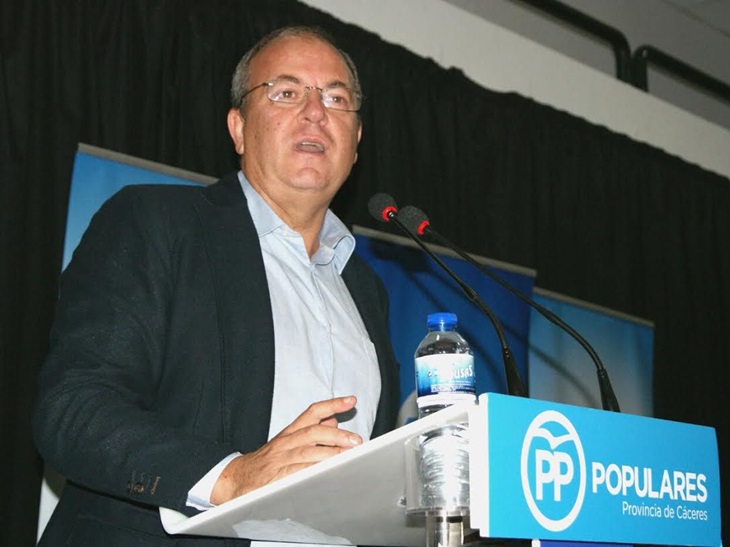 Monago: “el PSOE está con la goma de borrar para eliminar lo positivo del PP”