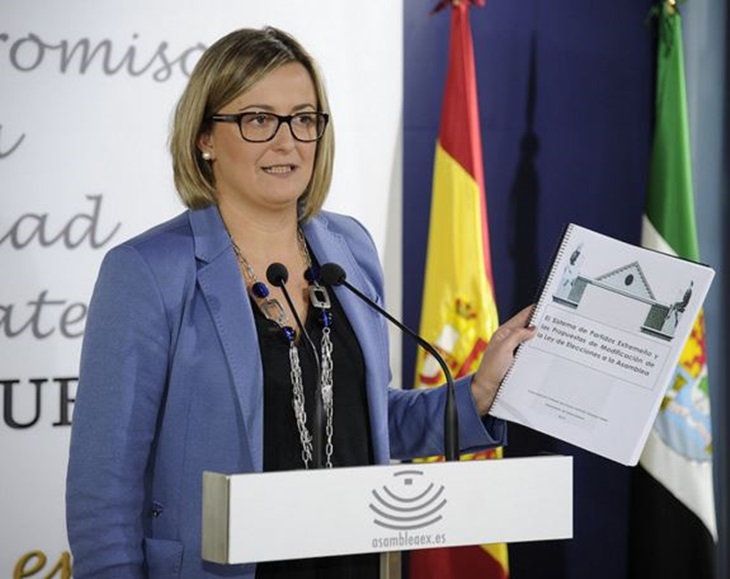 Martín da explicaciones tras el fallo del Premio de Ensayo Antonio Vázquez López