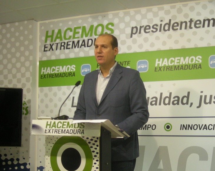 Carrón critica que la Junta “no suprima el canon del agua” como “exigían durante la campaña electoral”